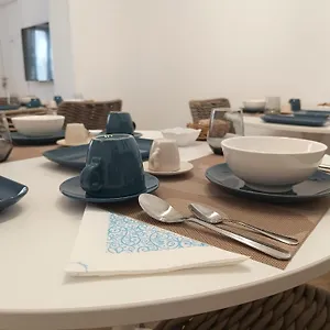 Butera Luxury Couette-café